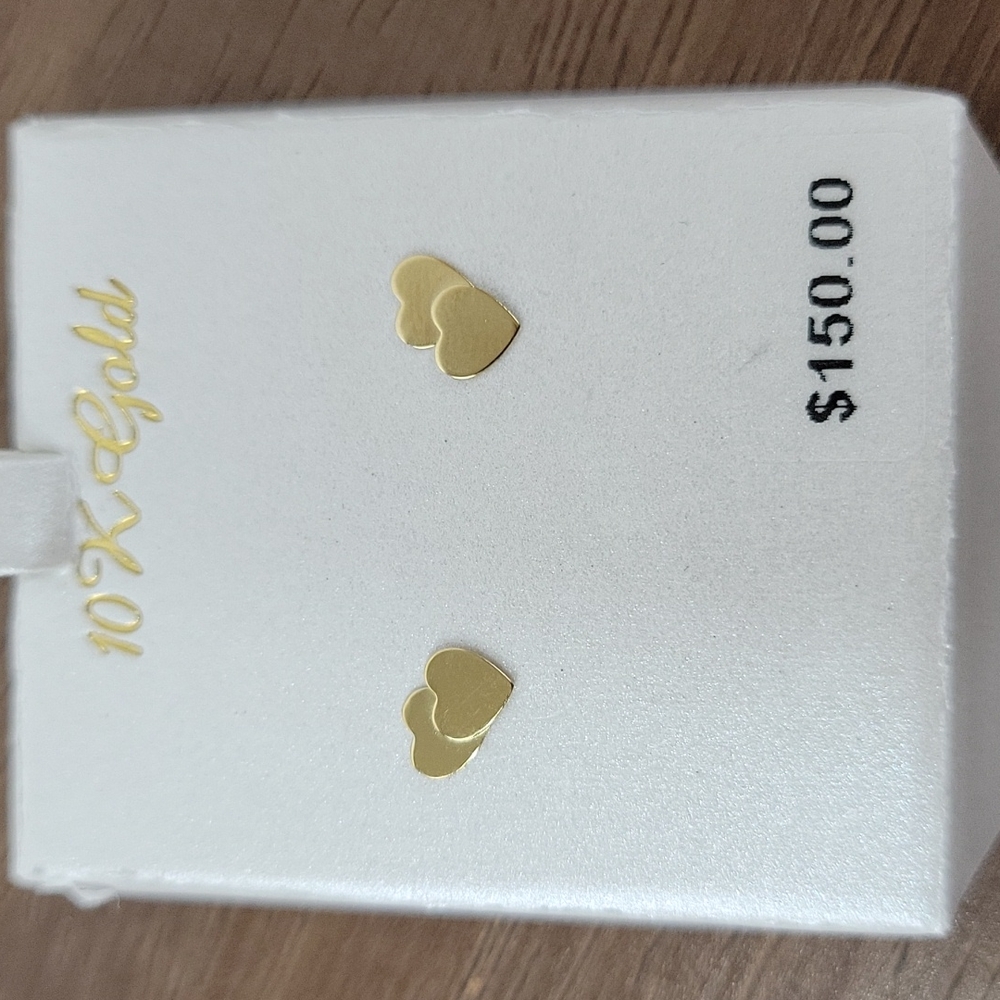 10k YG Heart Shape Earring